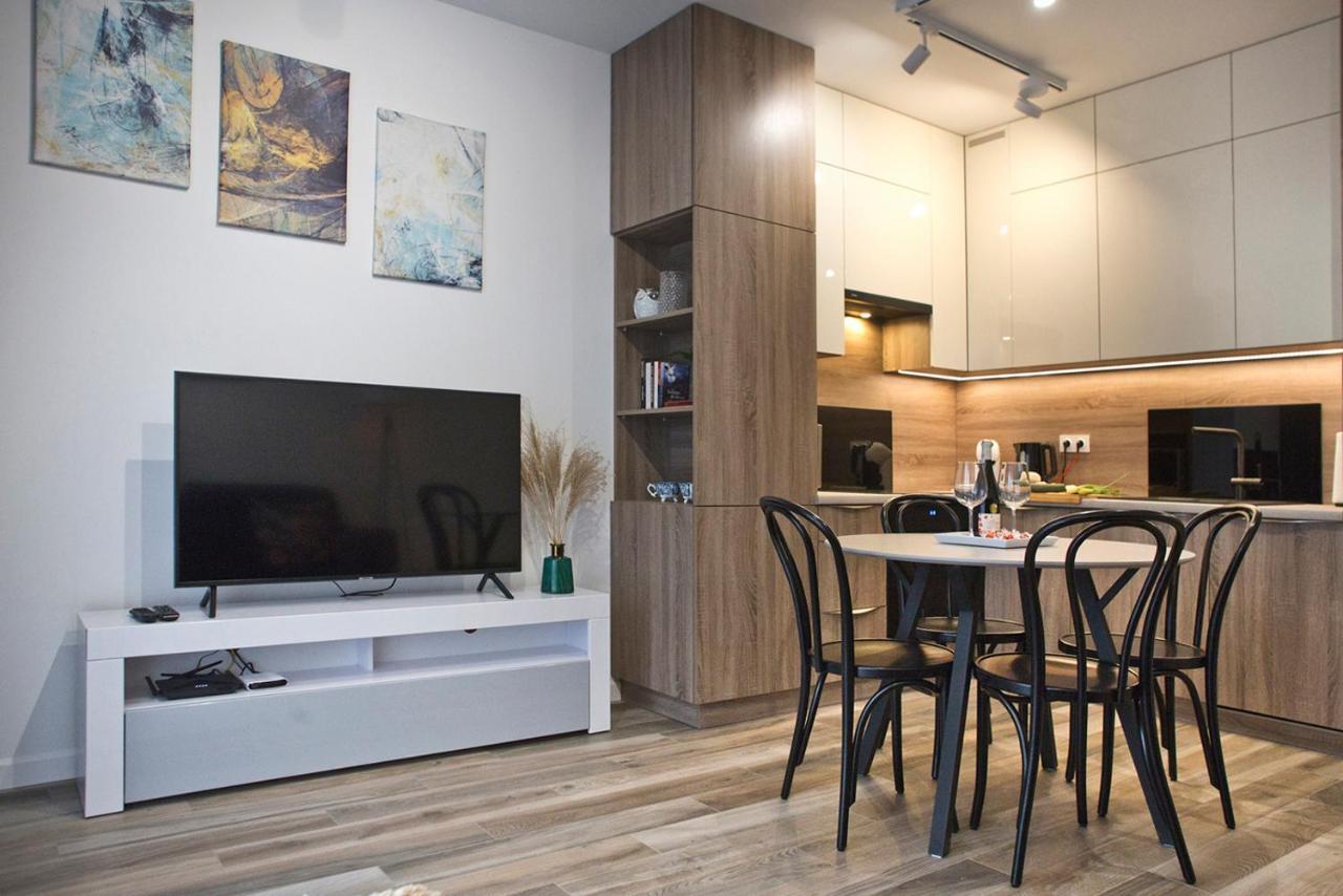 Goclaw P&O Serviced Apartments Warszawa Exteriör bild