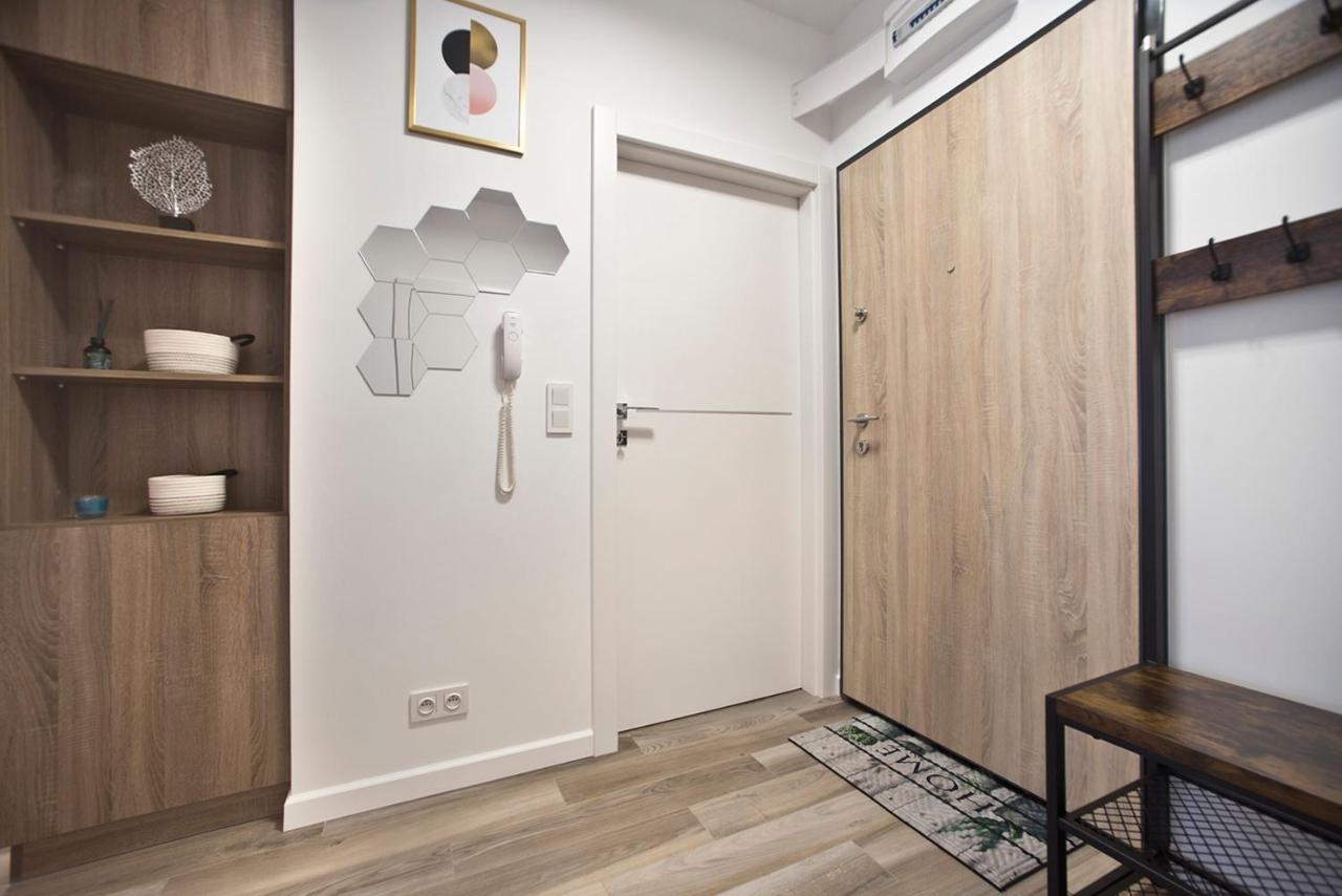 Goclaw P&O Serviced Apartments Warszawa Exteriör bild