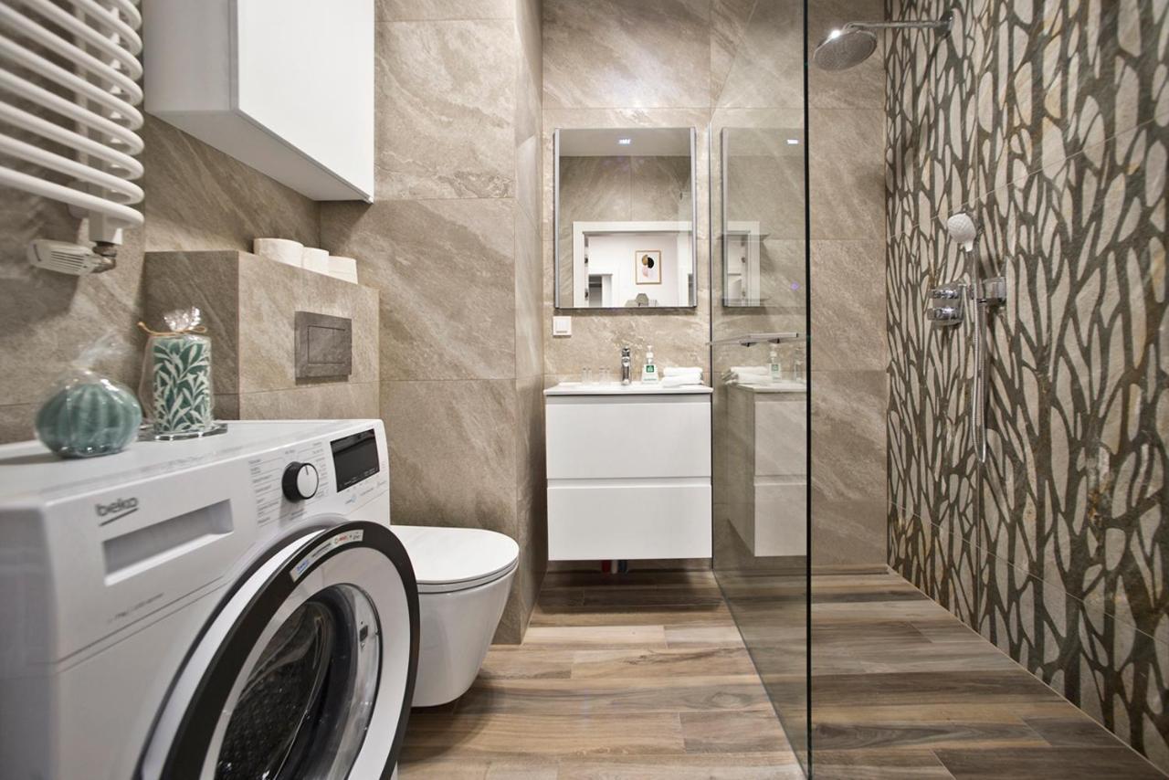 Goclaw P&O Serviced Apartments Warszawa Exteriör bild